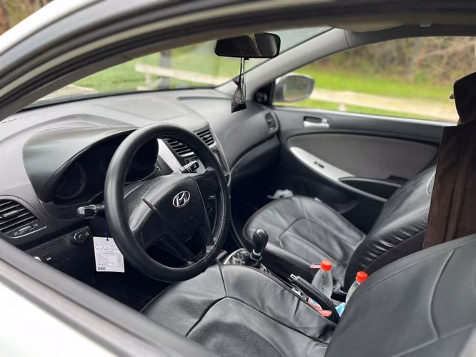 Hyundai accent - Imagen 4