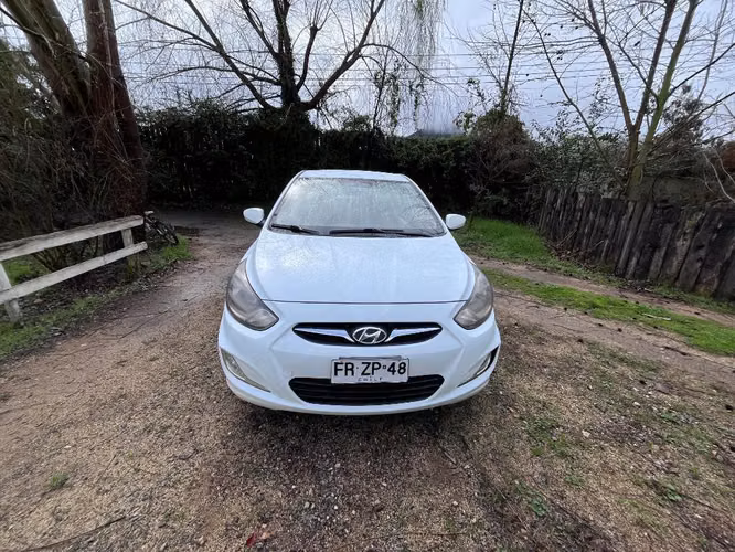 Hyundai accent - Imagen 2