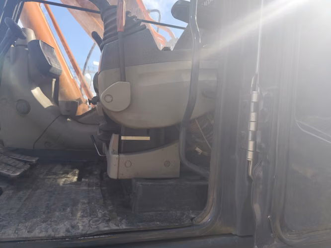 SE VENDE EXCAVADORA
