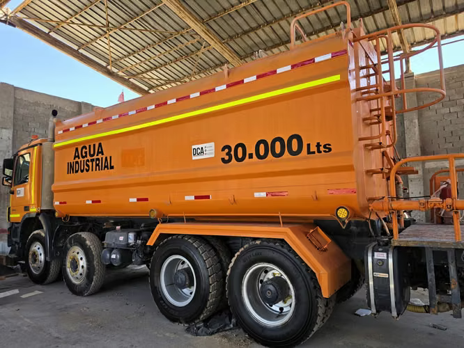 Arriendo Camión Aljibe 30.000 Lts Mercedes-Benz Actros 8x4 - Estándar Minero Antofagasta
