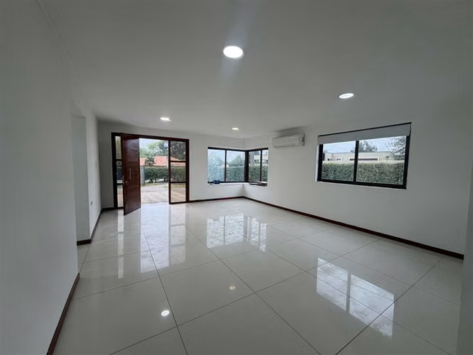 Casa en arriendo de 3 dorm. 2 baños en Talca