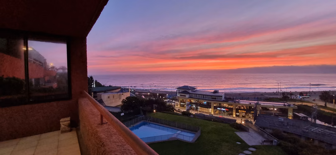 Se vende exclusivo departamento amoblado, vista al mar, Jardín del Mar, Reñaca.