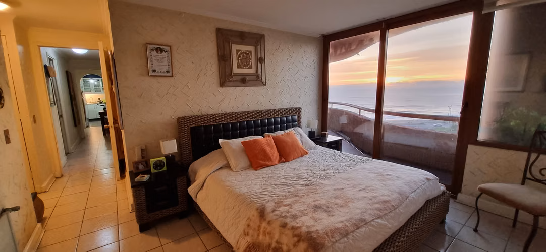 Se vende exclusivo departamento amoblado, vista al mar, Jardín del Mar, Reñaca.