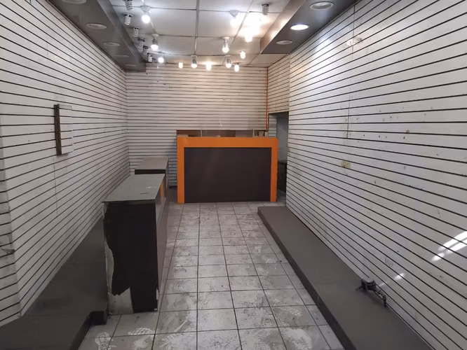 Barrio Patronato- Av. Recoleta/ 3 locales de 2 pisos