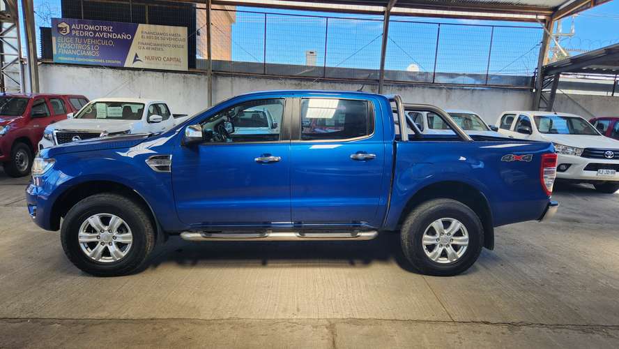 Ford Ranger XLT 4x4 Diesel 3.2 full equipo recibo vehículos - Imagen 5
