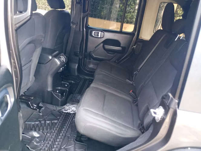 JEEP WRANGLER UNLIMITED SPORT 4X4 3.6 AUT 2019 - Imagen 13