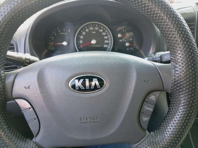 KIA GRAND CARNIVAL LX 2.2 AUT 2015
