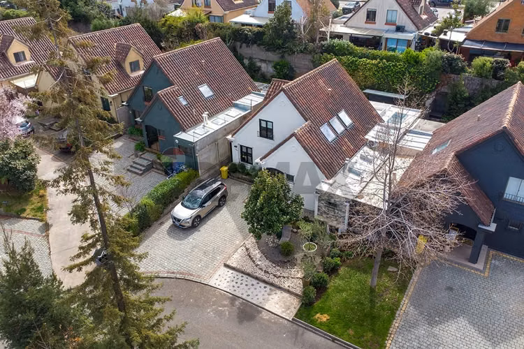 Casa remodelada 5d 4b en valle la dehesa