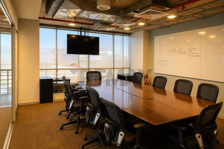 Comparte:  oficina amoblada 200m2 52uf mes.