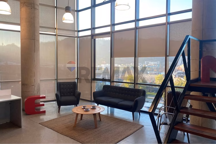 Comparte:  oficina amoblada 200m2 52uf mes.