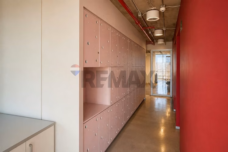 Comparte:  oficina amoblada 200m2 52uf mes.