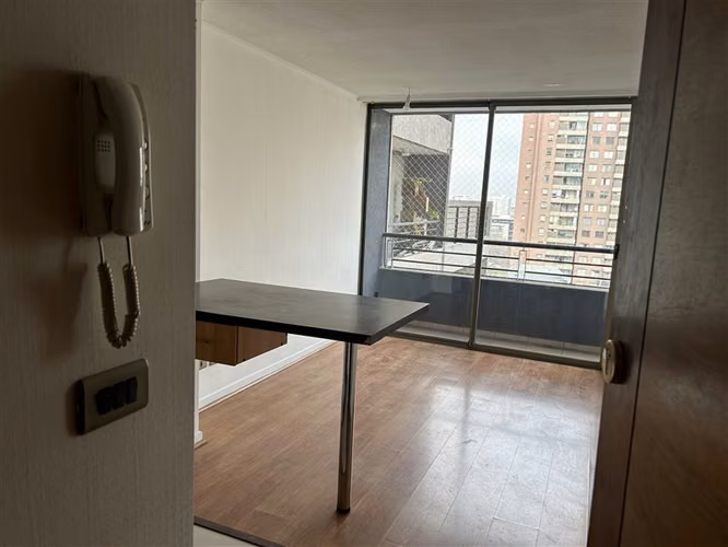 DEPARTAMENTO M$ 61.000 Vende con/sin Arrendatario 1D 1B Nataniel Cox 223 Stgo - Imagen 3