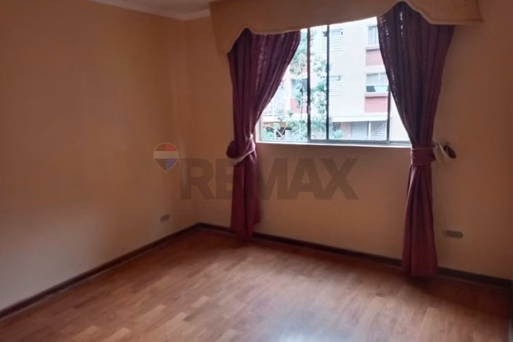 Depto. 3 dormitorios 2 baños, balcón, logia - Imagen 11