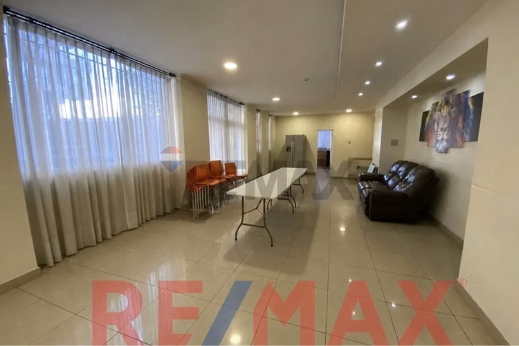 Departamento con piscina centro - Imagen 16