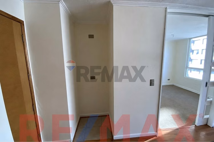 Departamento con piscina centro - Imagen 12