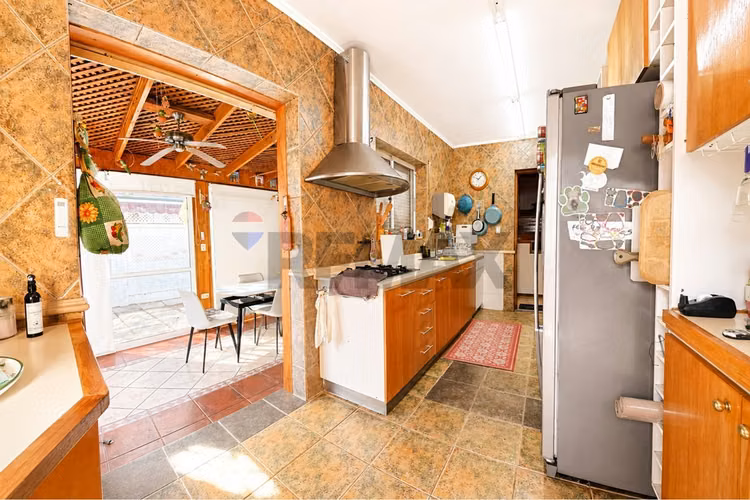 Casa amplia y remodelada en providencia - Imagen 4