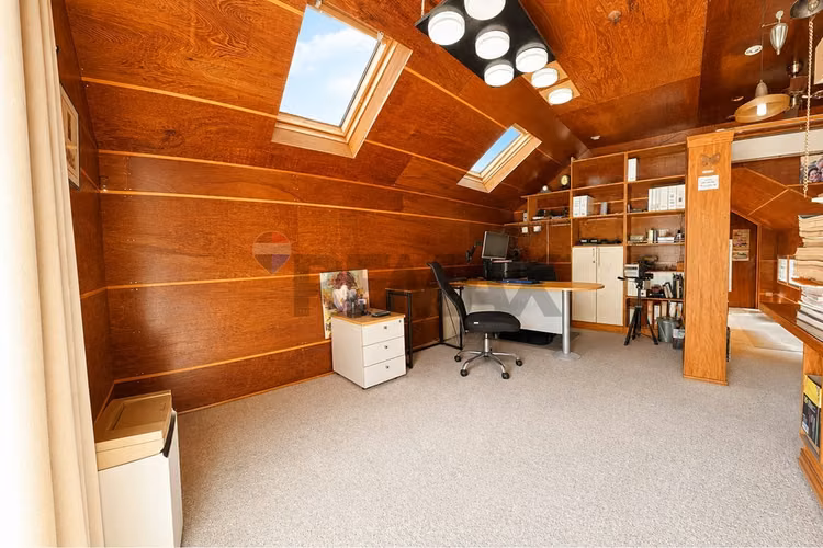 Casa amplia y remodelada en providencia - Imagen 18