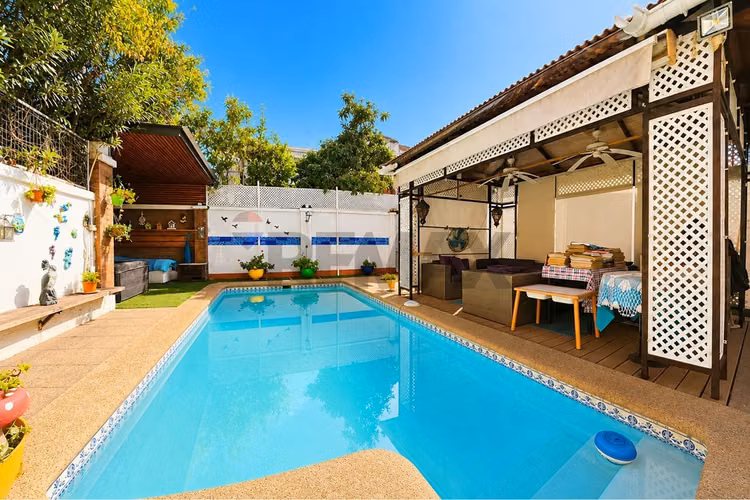 Casa amplia y remodelada en providencia - Imagen 1