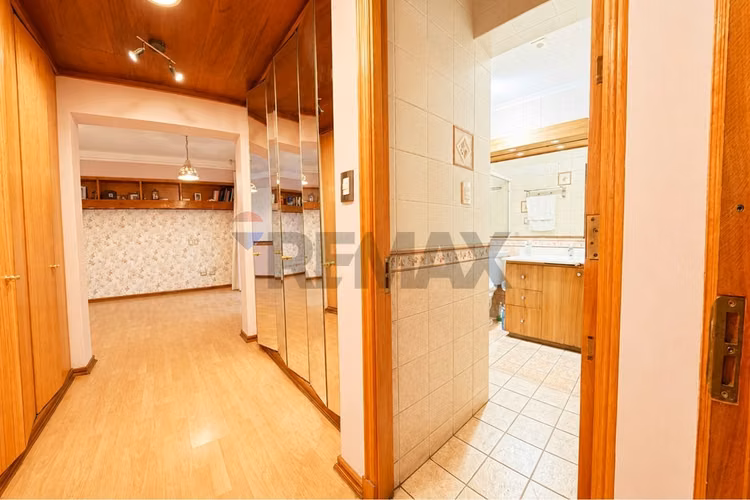 Casa amplia y remodelada en providencia - Imagen 8