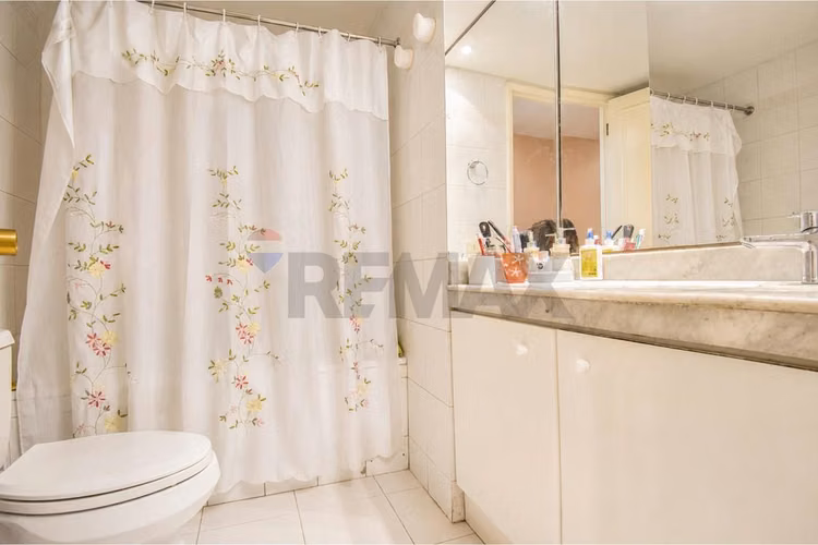 En venta - 170m2 totales 4 dorm. - Imagen 17