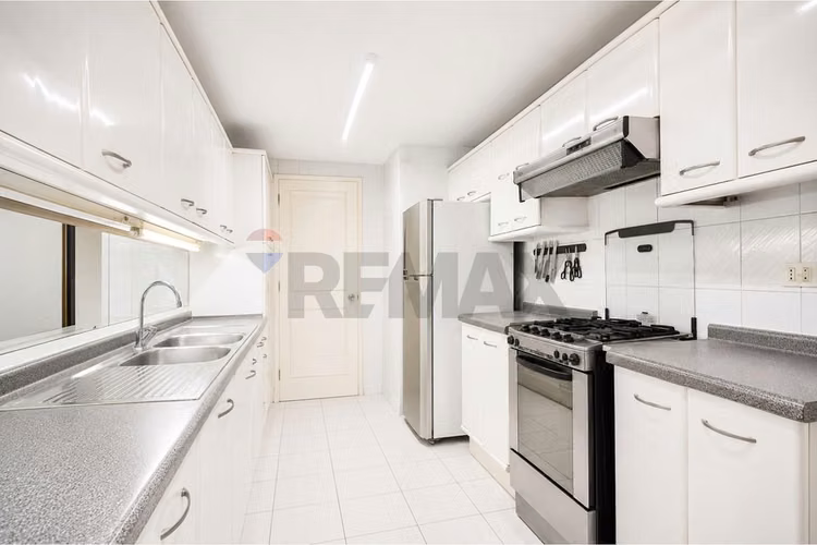 En venta - 170m2 totales 4 dorm. - Imagen 9