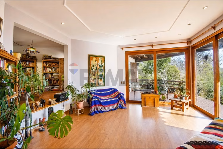 Casa aislada, 4 dormitorios, sector los dominicos - Imagen 2
