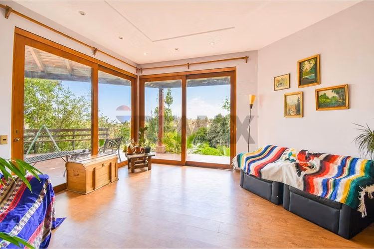 Casa aislada, 4 dormitorios, sector los dominicos - Imagen 4