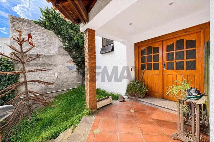 Casa aislada, 4 dormitorios, sector los dominicos - Imagen 3