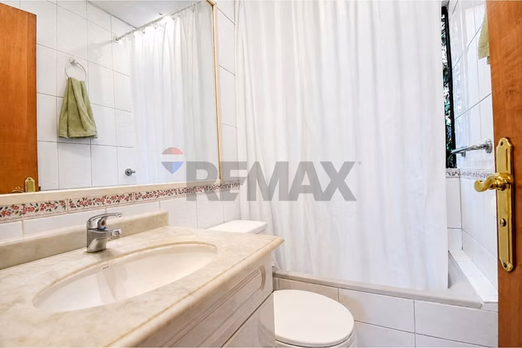 Casa aislada, 4 dormitorios, sector los dominicos - Imagen 21