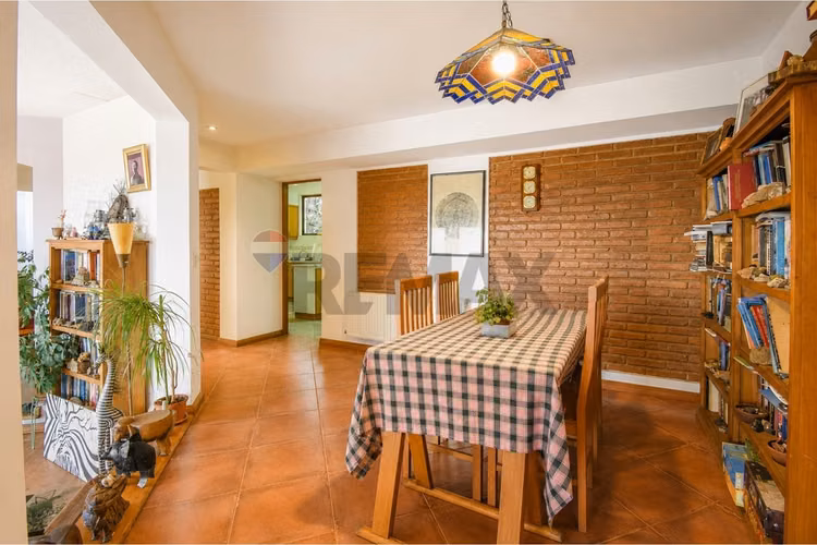 Casa aislada, 4 dormitorios, sector los dominicos - Imagen 6