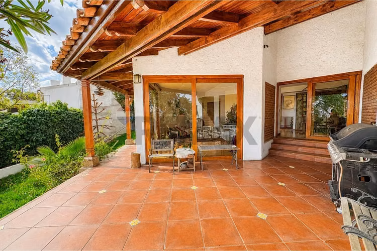 Casa aislada, 4 dormitorios, sector los dominicos - Imagen 10