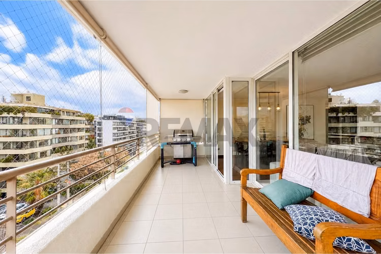 En venta amplio dpto de 3d+2b en las condes - Imagen 2