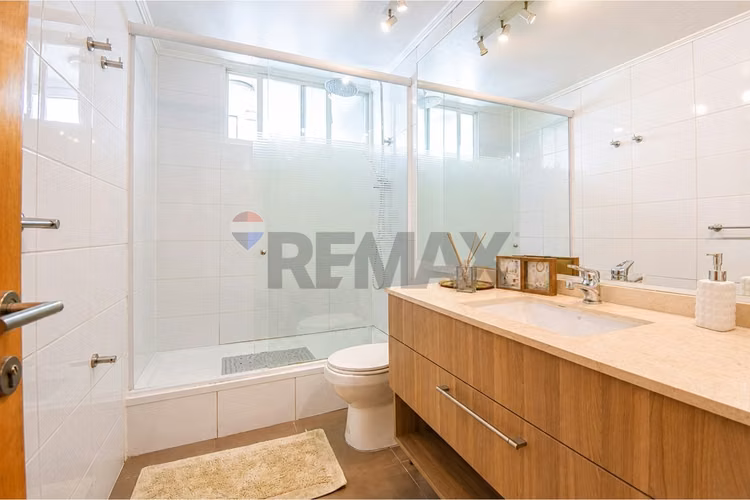 En venta amplio dpto de 3d+2b en las condes - Imagen 17