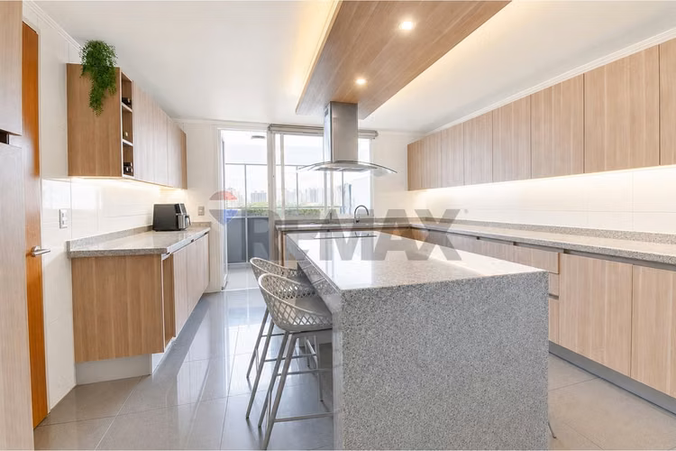 En venta amplio dpto de 3d+2b en las condes - Imagen 10