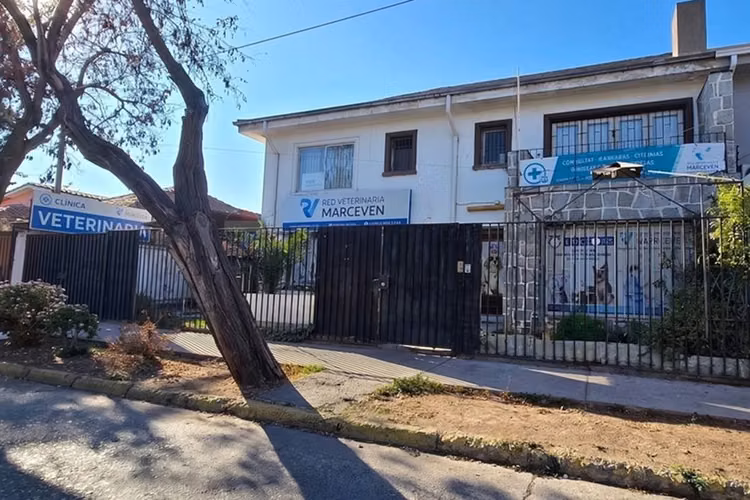 Casa comercial, gran ubicación a pasos metro