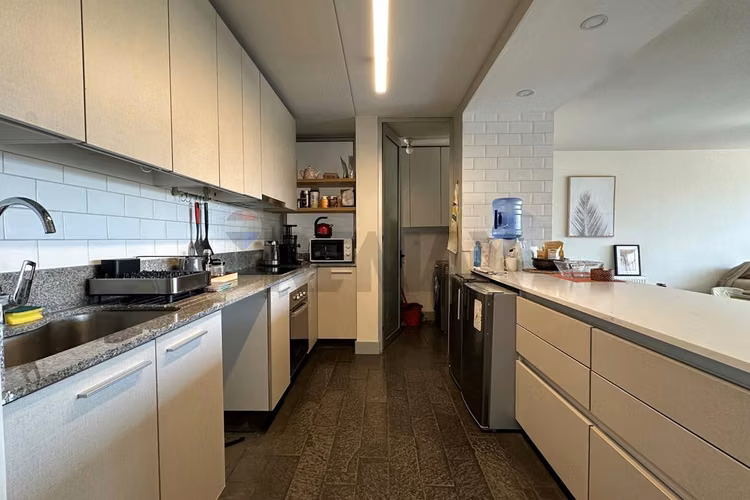 Maravilloso - amplio depto remodelado 2d 2b 2est - Imagen 7