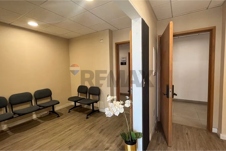 Se venden 3 oficinas juntas hoy clínica de salud - Imagen 3