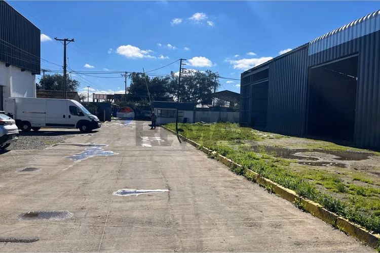 Arriendo galpón comercial - bodega