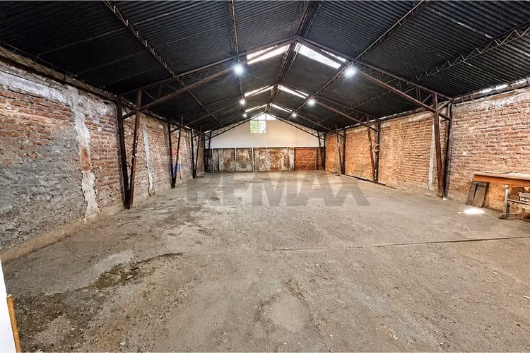 Vende galpon estacion central - Imagen 2
