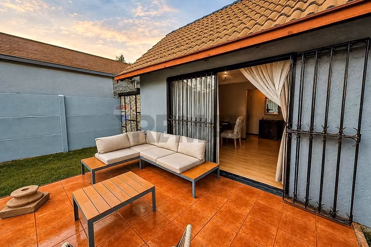 Casa de un piso con piscina, la florida