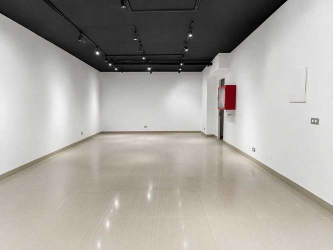 Local comercial 52m² / Metro Los Héroes / UF3950 (181504) - Imagen 8