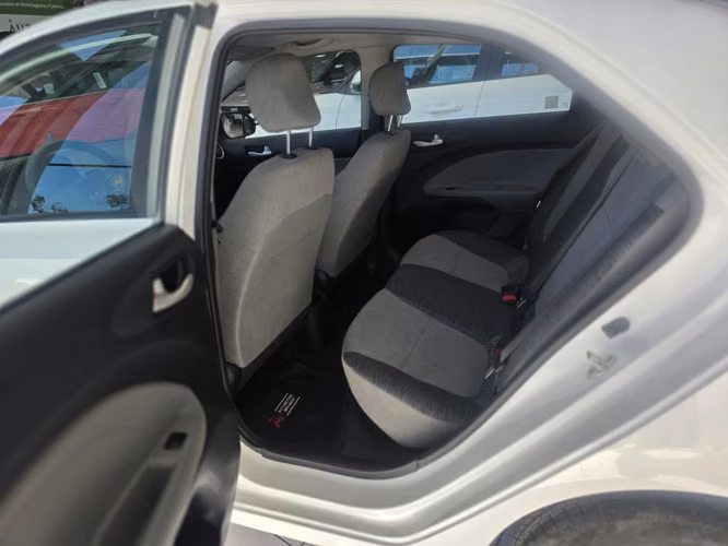 KIA SOLUTO LX 1.4L 5MT AC 2025 - Imagen 7