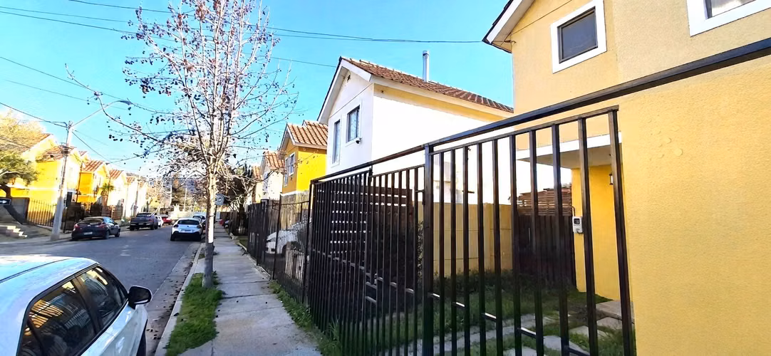 Venta de linda casa recién remodelada, 3 dormitorios, en Peñablanca. 121 M$.