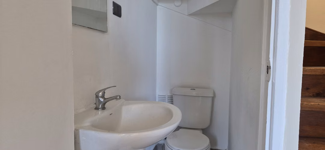 Venta de linda casa recién remodelada, 3 dormitorios, en Peñablanca. 121 M$.