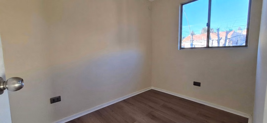 Venta de linda casa recién remodelada, 3 dormitorios, en Peñablanca. 121 M$.