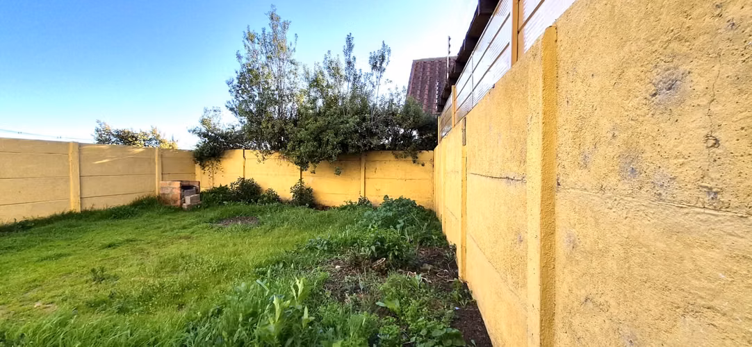 Venta de linda casa recién remodelada, 3 dormitorios, en Peñablanca. 121 M$.