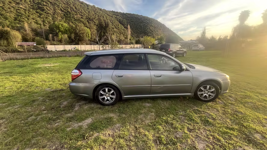 Subaru Legacy 2.0R - Imagen 4