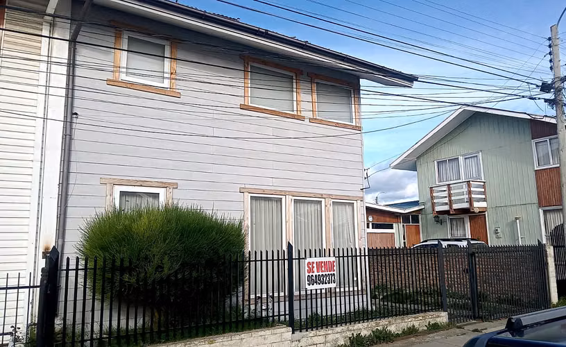 VENDO CASA DE 2 NIVELES EN SECTOR NORTE - Imagen 2