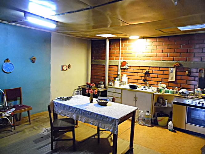 VENDO AMPLIA CASA DE 2 NIVELES SECTOR CENTRO - Imagen 6