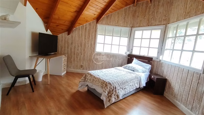 Casa en venta de 4 dorm. en Pucón